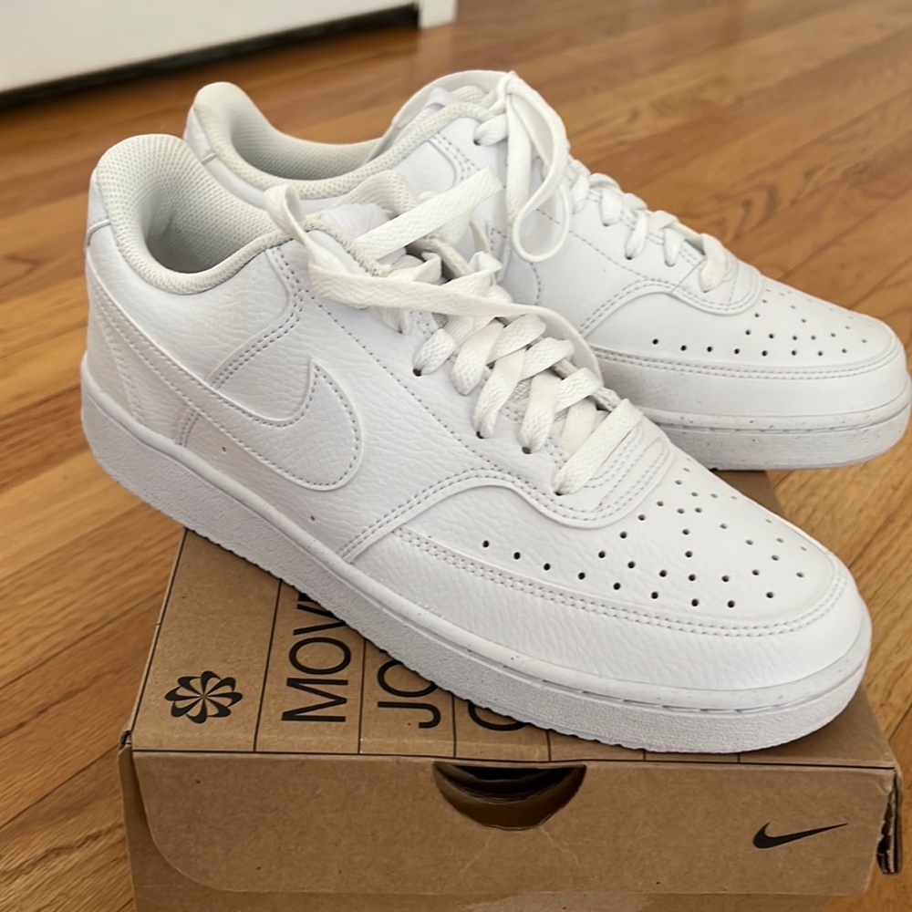 Brand new Nike Court Vision Lo shoes size 9